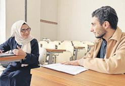 Öğrenci yurdunda kalan üniversiteli babaanne