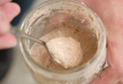 Ekşi maya nasıl beslenir? Bu püf noktayı bilenler en iyi sonucu alıyor