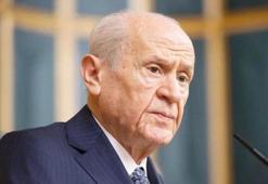 MHP Genel Başkanı Bahçeli'den İbrahim Tatlıses'e 'Geçmiş olsun' telefonu