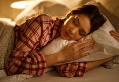 Uykusuz geceler tarihe karışıyor! Her gece 3'te uyananlar dikkat: Çözümü 90 saniyelik teknikte gizli