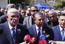 Kılıçdaroğlu, Özgür Özel'in elini sıkmadan geçti: Eski TBMM Başkanı Hüsamettin Cindoruk'un cenazesinde gergin anlar