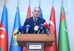 Bakan Ersoy'dan dijital çağ uyarısı: 'Dijital dünya gönüllü kültürel yozlaşmayı beraberinde getiriyor'