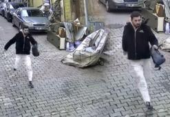 İstanbul'da bunu da gördük! 'Örümcek adam' gibi tırmanıp kol çantasını çaldı!