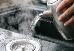 Lavaboya kaynar su dökenler dikkat: Uzmanlar 'soğuk su' uyarısıyla duyurdu!