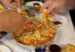 Yedikçe yediren kaşarlı menemen tarifi! Lezzetiyle damaklarda şölen yaratıyor, hem pratik hem nefis