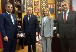 MHP Genel Başkanı Devlet Bahçeli Demirören Medya Heyeti'ni kabul etti! 'Uzak Şehir'i kaçırmadan izliyorum'