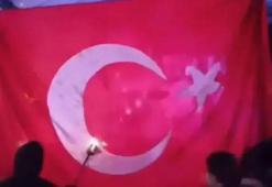 Erivan'da skandal görüntü! Türk bayrağını yaktılar: Paşinyan'dan kınama