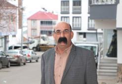 İlçe başkanının gür bıyıkları sosyal medyada ilgi odağı oldu: 'Bana yakıştığı için uzattım'