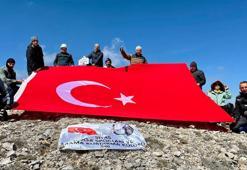 2 bin 211 metrede Türk bayrağını dalgalandırdılar! Sivas'ta 11 dağcının zorlu zirve tırmanışı