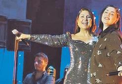 Sibel Can'dan Hüsnü Şenlendirici'nin kızına: 'Sanki kızım gibi'