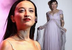 Melike Şahin'den konserde sürpriz açıklama! Anne oluyor