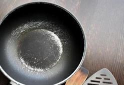 Bu tencereyi evine sokan pişman oluyor! Yemekte plastik bazlı kimyasal yiyorsunuz