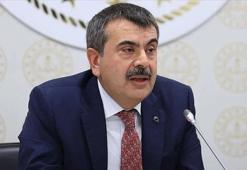 Bakan Tekin: MEB bursuyla yurt dışına gönderilen kişiler kadro kısıtı aranmaksızın atanacak