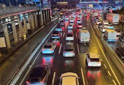 İstanbul'da akşam saatlerinde trafik yoğunluğu yüzde 87'ye yükseldi