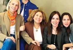 Bütün kızlar toplandık