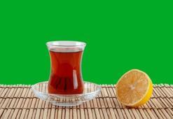 Çaya limon sıkınca meğer bu oluyormuş! Ünlü kardiyolog uyardı: Faydası 5 katına çıkıyor...