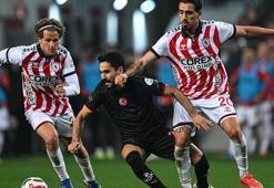 Galatasaray şampiyonluk maçında dağıldı! Sarı-kırmızılı ekip şampiyonluk maçında Samsunspor'a 4-1 mağlup oldu