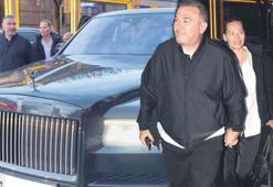 Antonis Remos İstanbul'da! Altındaki aracın değeri 'yok artık' dedirtti!