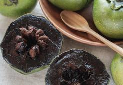 Dışı domates içi bildiğimiz çikolata! Ağaçta hazır puding yetişiyor...