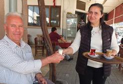 Bu kahvede çay değil süt içiliyor! Bardağı 15 TL