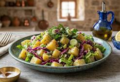 Tam kıvamında patates salatası tarifi! Lezzetiyle kaşık kaşık yediriyor