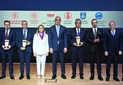 Bakan Mehmet Nuri Ersoy'dan gençlere Türkçeye sahip çıkma çağrısı