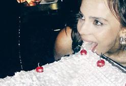 Bahar Şahin 29 yaşına bastı, pastaya doydu