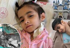 8 yaşındaki Fatma'nın boynundan çıkanlar tıp tarihine geçti! 'Bize masada kalır dediler'