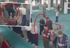 Camide korku dolu anlar! Namaz esnasında kalp krizi geçiren yaşlı adamı imam hayata döndürdü