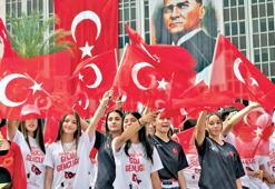 Atatürk kendisine doğum günü olarak 19 Mayıs'ı seçmişti... O vapurun izinde, hep senin peşinde!
