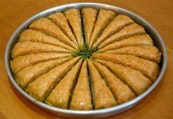Baklavanın şekerlenmesini önlüyor! Şerbetin içine birkaç damla ekleyin