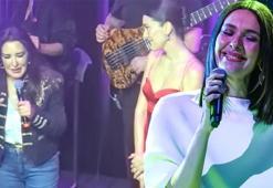 Bergüzar Korel'den Nükhet Duru'ya sahnede sürpriz kutlama
