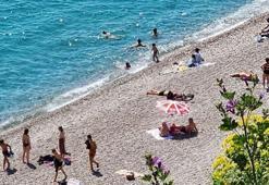 Antalya'da bayram yoğunluğu! Sahiller ve oteller doldu taştı