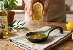 Zeytinyağının içine limon damlatıp için! Vücuda format atan ikili