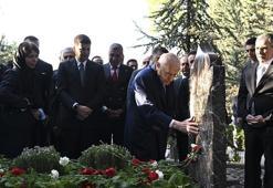 MHP Genel Başkanı Devlet Bahçeli, Türkeş'in mezarını ziyaret etti