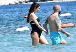 Berkay ve Özlem Ada Şahin Çeşme’de! Bebek göründü