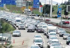 Dönüş yolundaki kazalarda 19 kişi hayatını kaybetti, 44 kişi yaralandı