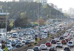 Bayram tatili dönüşü İstanbul'da trafik yoğunluğu yeniden yükseldi