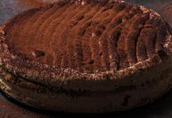 Kahve ve çikolatanın enfes uyumu! İpek kıvamında kremasıyla tiramisulu ıslak kek tarifi