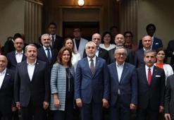Bakan Işıkhan, işçi, işveren ve memur temsilcileriyle Cenevre'de görüştü