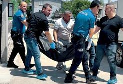 Oğlunun gözü önünde eşini katletti