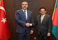 Dışişleri Bakanı Hakan Fidan, Bangladeşli mevkidaşı Rahman ile görüştü
