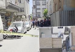 İstanbul'da yıkımı yapılan binada kısmi çökme! Yaralılar var