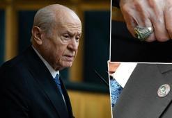 Bahçeli'nin taktığı rozet ve yüzükteki mesaj dikkat çekti! Anlamı ortaya çıktı