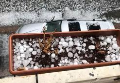 Meteoroloji'nin uyarılarının ardından iki kenti sağanak ve dolu yağışı vurdu