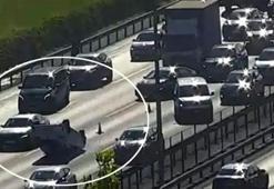 TEM Otoyolu’nda feci kaza! Araç takla attı, trafik kilitlendi