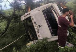 İzmir'de tarım işçilerini taşıyan midibüs devrildi! Çok sayıda yaralı var