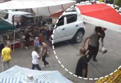 İzmir'de pazar yeri karıştı! Zabıta ekiplerine bıçak ve kasayla saldırdı