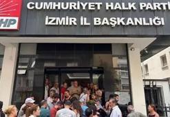 CHP İzmir İl Başkanlığı'nda gerginlik! Koridorlar bir anda karıştı