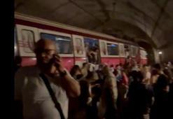Kadıköy-Sabiha Gökçen Havalimanı arasında sefer yapan metro raydan çıktı